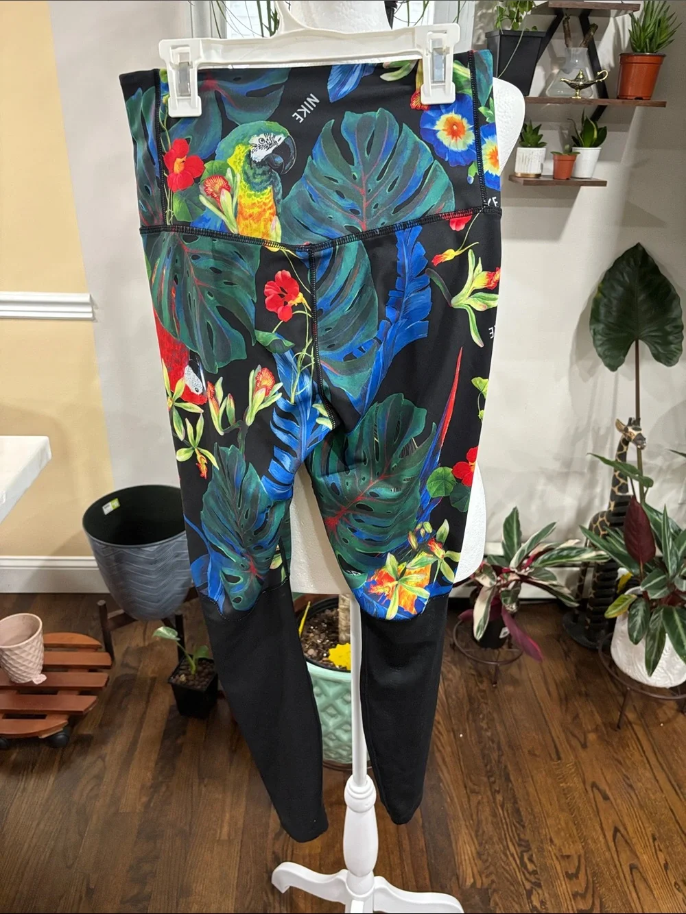 Nike power high rise 7/8 tropical print mesh leggings size M